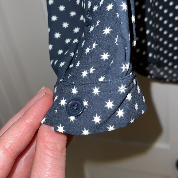 Equipment navy button down shirt with white star pattern. Size medium - Picture 4 of 6